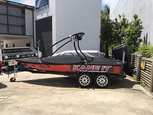 1990 Ski Boat Wake Boat