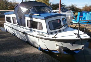 Canal/river boat,vintage Charnwood 20 classic cruiser with lovely quiet mooring