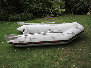 WAVELINE INFLATABLE BOAT WITH TOHATSU 3.5 HP OUTBOARD 2006  ONLY 15 HRS USE
