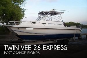 2006 Twin Vee 26 Express