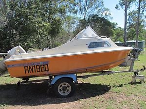 Haines Hunter V146C - Half Cabin.