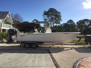 2004 Blackfin 25' Center console