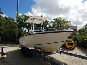 2004 Mako 212