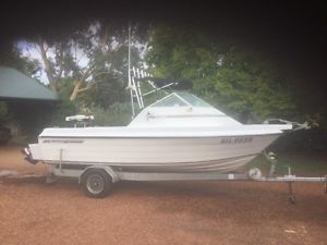 Boat - Whittley Impala 545 - V8 inboard Mercruiser