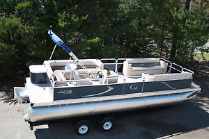 New 24  RE Cruise Grand Island pontoon boat--