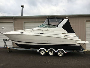 2003 Cruisers Yachts 2870 Express