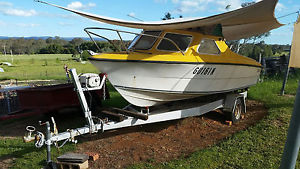 18 foot Stejcraft Halfcabin Boat