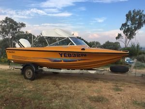 4.93m Swift Craft Stingray Ski Boat / Fishing Boat