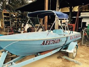 ski boat