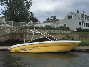 2004 SeaRay Select 220 - 22ft with Wakeboard Tower and Trailer