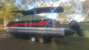 HOUSEBOAT, BBQ, PONTOON,. 150HP EFI MERCURY