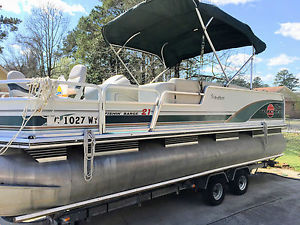 1999 SUNTRACKER PARTY BARGE