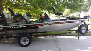 2008 Bass Tracker Boat