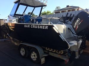 BAR CRUSHER 6.8 HT SUZUKI 225HP LIKE NEW CHEAPEST IN AUS