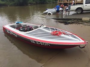 ski social boat chev v8 centre mount skicraft lewis 350 308 holden chevrolet sbc