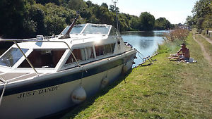 27' seamaster 4 berth cabin cruiser