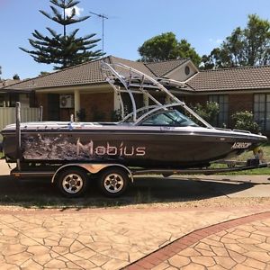 2009 moomba mobius lsv wakeboard boat seats 13 people