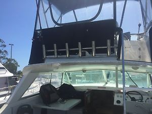 Betram 25 Fly Bridge