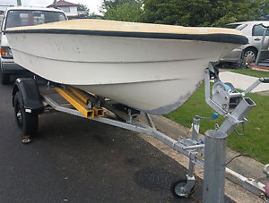 boat (no motor) with trailer  13ft or 400 cm