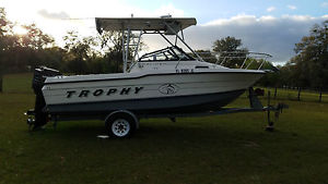 BAYLINER 2002 TROPHY FISHING BOAT WALK AROUND WITH CUDDY CABIN BLACK MAX ENGINE