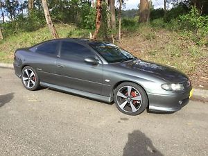 Monaro cv8R 3 owners books