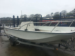 Boston whaler 17 Montauk / 90hp Tohatsu outboard / Trailer / PROJECT
