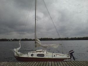 Leisure 17 Sailing Yacht - 4hp Outboard incl -  Located nr Shepperton - Trailer