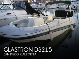 2006 Glastron DS215