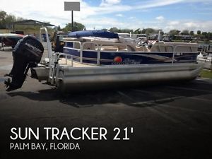 2014 Sun Tracker Party Barge 20 DLX