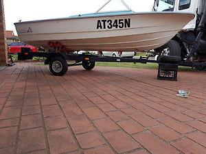 boat/dinghy