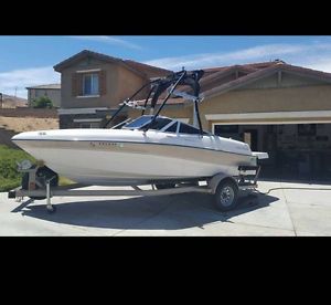 ski boat fishing boat wake boat four winns horizon 18F