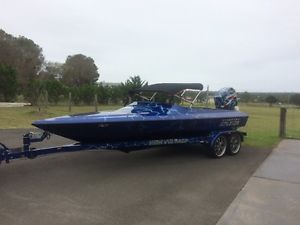 ski boat Chance 19 ft not Bullet