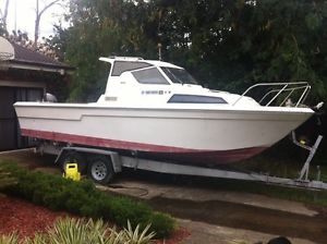 Yamaha 23ft Cabin Cruiser boat.