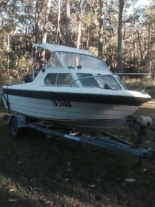 half cabin fishing boat