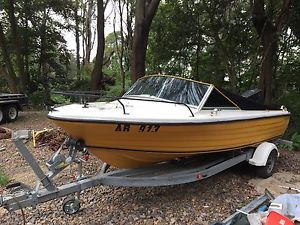 4.8m Maxicraft Hornet Retro 70's fibreglass boat, registered DUNBIER trailer.