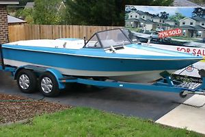 Ski Supreme Tournament ski boat. (like malibu Mastercraft tige Centurion)