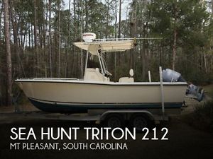 2003 Sea Hunt Triton 212