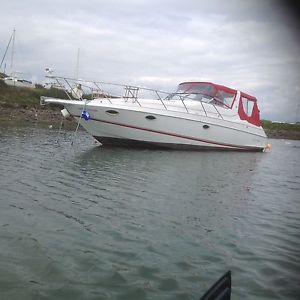 1994 Chris Craft crowne 322 twin 300 hp powerboat.
