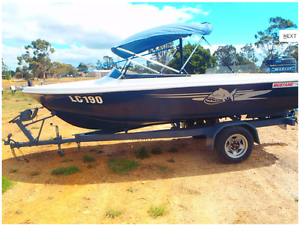 SKI / FUN / FISHING Boat