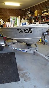 SAVAGE SNIPE 4.2 MTWITH NEAR NEW MERCURY 15 HP OUTBOARD MOTOR