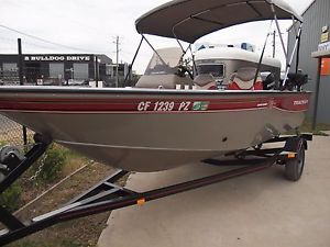 Sports fishing boat