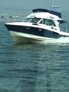 BOAT BENETEAU ANTARES 9.80 TWIN VOLVO DIESEL FLYBRIDGE MOTOR CRUISER  LOW HOURS