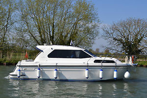 River Boat Renaissance 31 Sedan Motor Cruiser