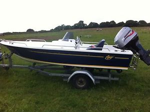 Salcombe Flyer 440 Power Boat
