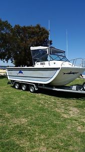 7mtr tri hull boat