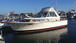 Beautiful 38 foot 1965 Chris Craft Commander Sportfisherman / New Engines+++