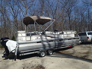 2007 Sun Tracker Party Barge 24