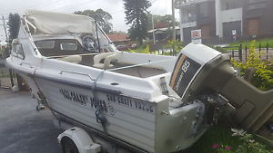 17 ft half cabin boat 85hp outboard motor johnson