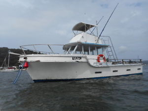 Trawler 33ft cruiser flybridge fiberglass hull Detroit diesel (pittwater) No Res