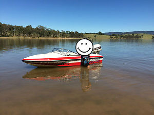 SWIFTCRAFT BOAT STILLETTO SPEEDBOAT 1986 112 HP JOHNSON COMMERCIAL